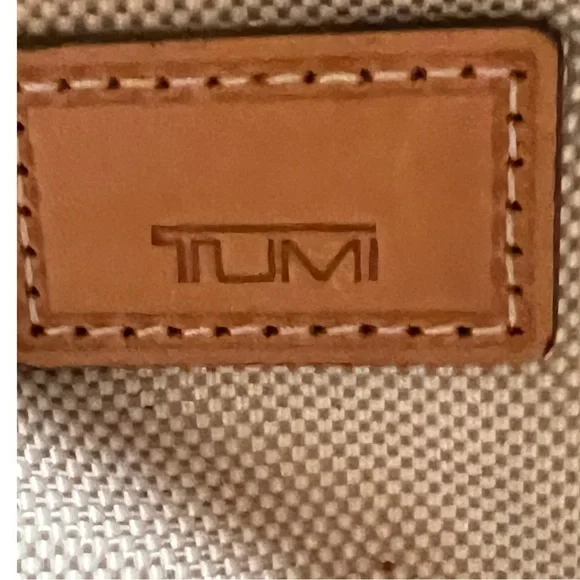 ▶️ Tumi ◀️ Leather Santa Monica Sycamore Tote - Picture 12 of 17